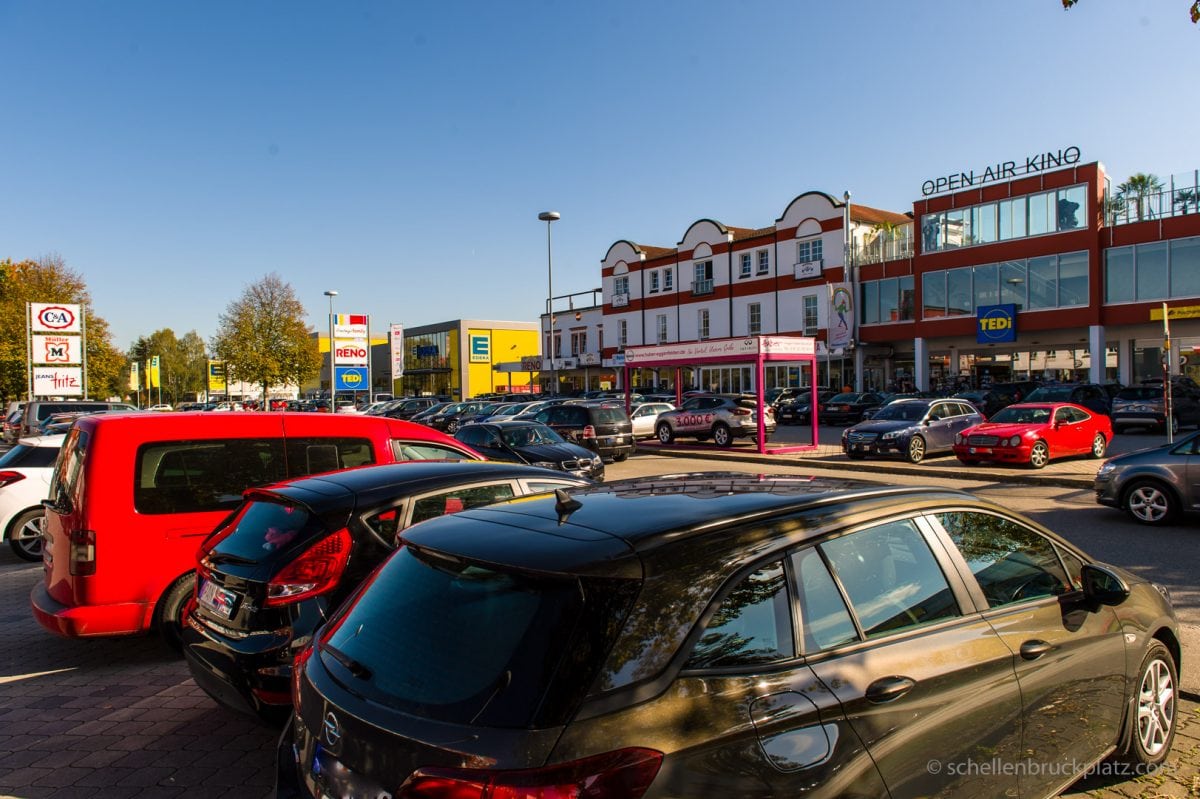 Verkaufsoffener Sonntag am Schellenbruckplatz im Herzen von Eggenfelden.